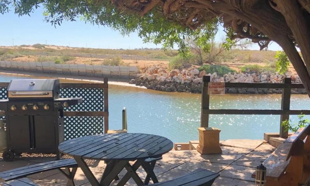 Pelican Point Waterfront Resort Formerly Carnarvon Beach Retreat Dış mekan fotoğraf