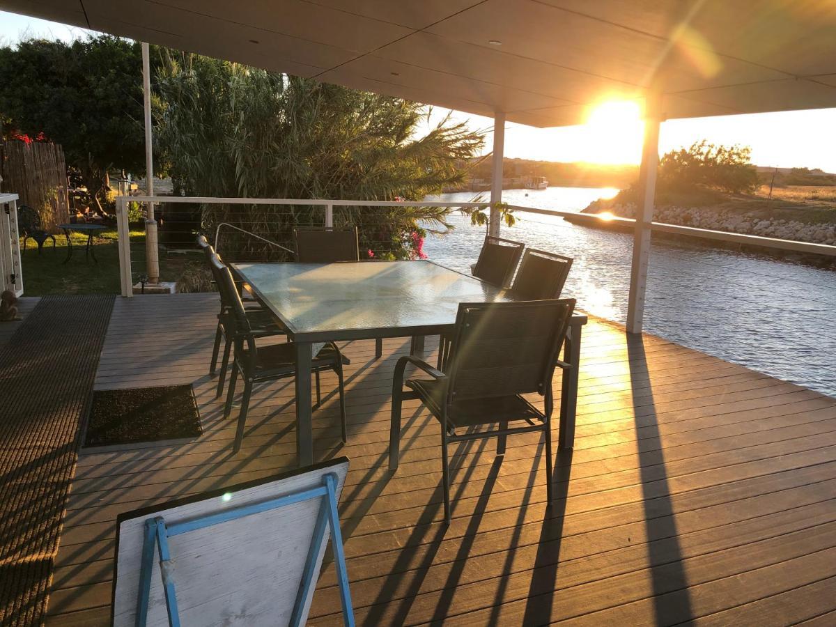 Pelican Point Waterfront Resort Formerly Carnarvon Beach Retreat Dış mekan fotoğraf